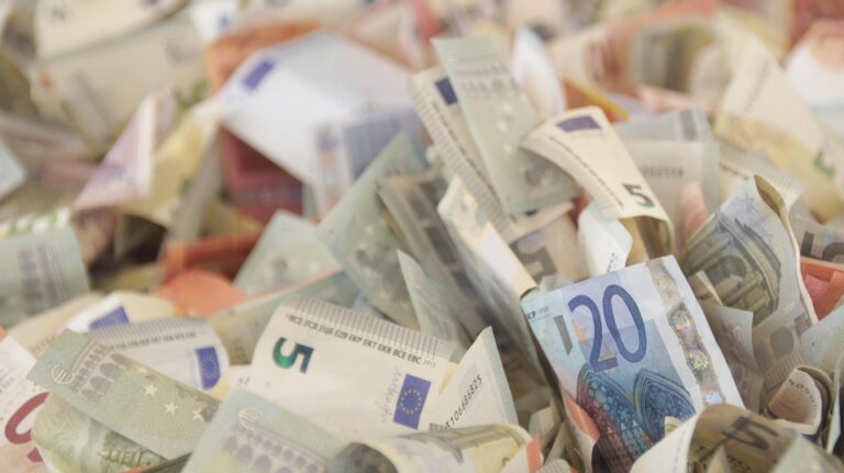 Unlocking Financial Freedom: Top 5 Strategies for Smart Budgeting in 2023
